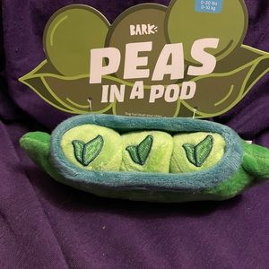Brand New BARK BOX Dog Toy - Peas in a Pod